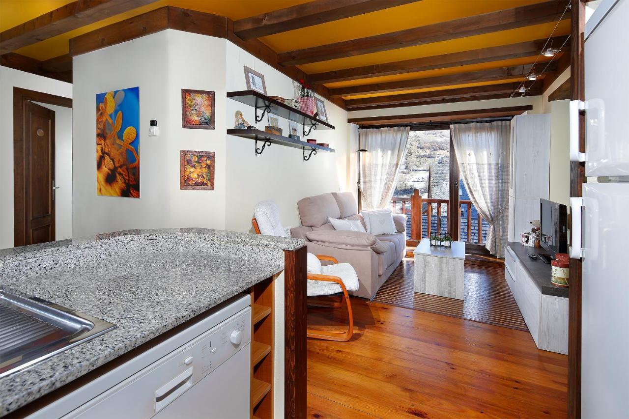 Apartamento La Santeta De Aran Vielha e Mijaran Exterior foto